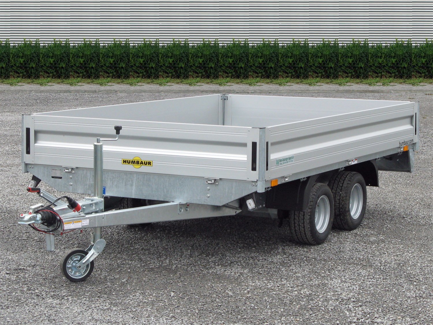 Remorque plateau Humbaur HN304121 3000 kg avec 12 anneaux d’arrimage