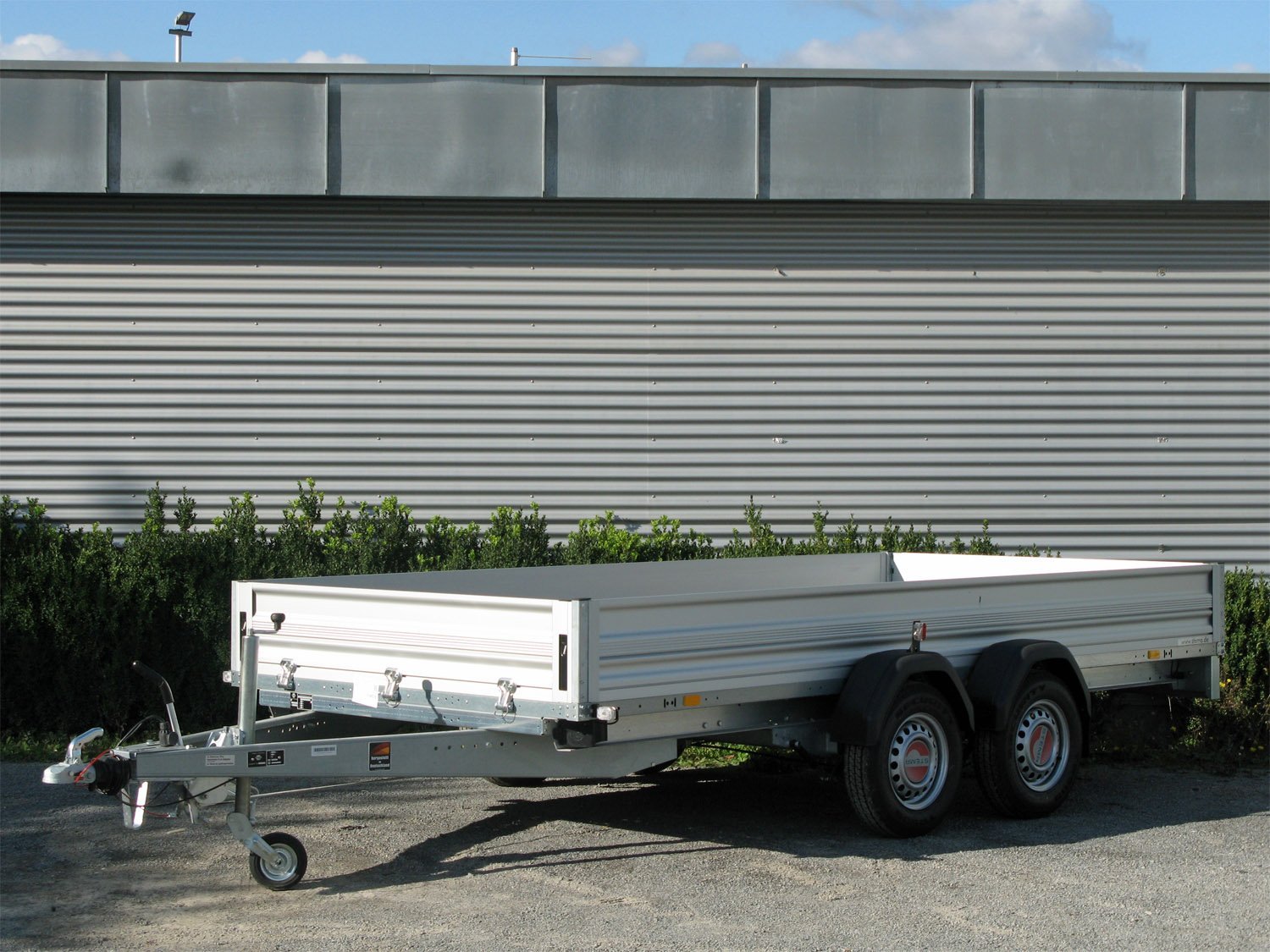 Remorque utilitaire STEMA ST O2 30-40-18.2 3000 kg à ridelles aluminium