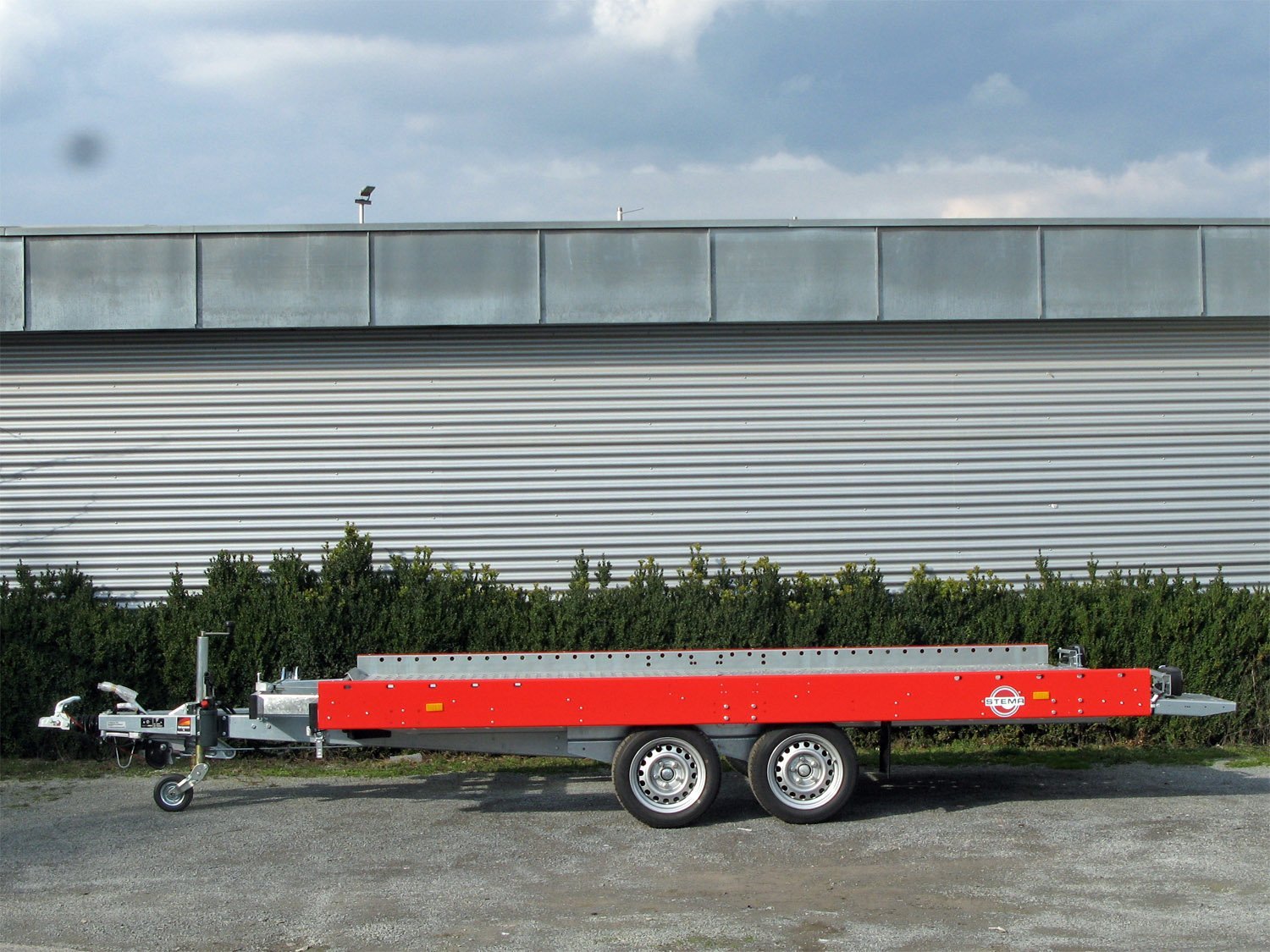 Remorque porte-voiture STEMA FHAK 35-40-21.2 avec rampes et treuil